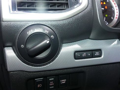 Used 2018 Nissan Titan PRO-4X AWD/4WD image 29