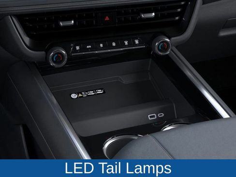 New 2026 Chevrolet Suburban Premier image 23