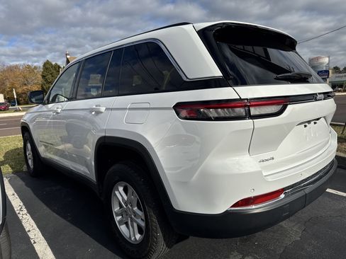 Certified 2024 Jeep Grand Cherokee Laredo w/ Trailer Tow Package image 4