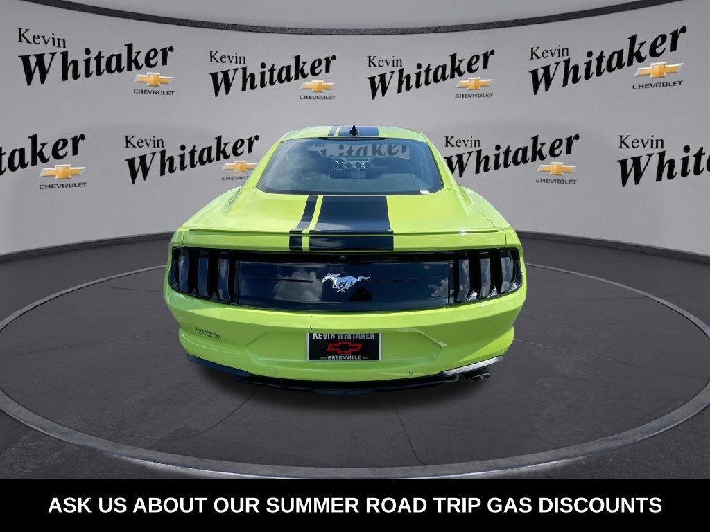 Used 2020 Ford Mustang Premium RWD image 8