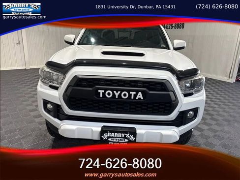 Used 2017 Toyota Tacoma TRD Pro image 2