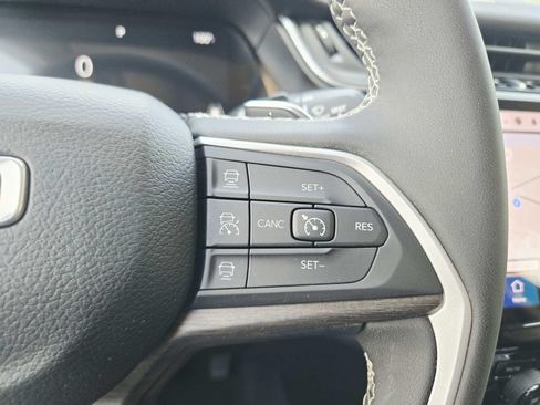 Used 2023 Jeep Grand Cherokee L Limited AWD/4WD image 23
