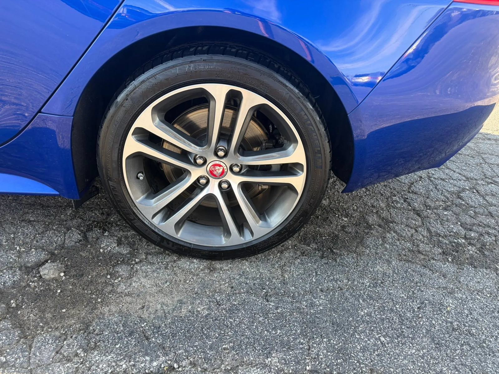 Used 2019 Jaguar XE R-Sport RWD image 12