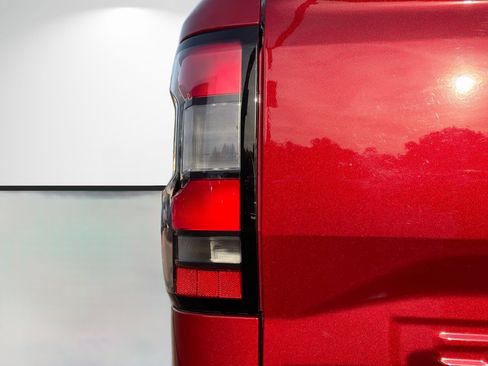 Used 2022 Nissan Frontier PRO-4X w/ Technology Package image 10