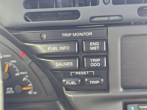 Used 1996 Chevrolet Corvette Coupe image 30