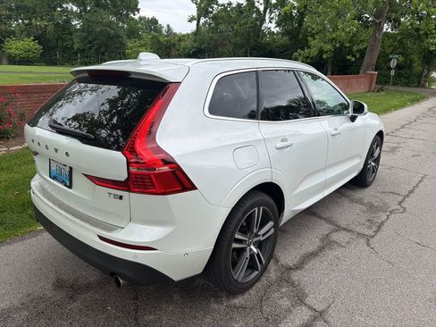Used 2019 Volvo XC60 T5 Momentum w/ Protection Package Premier AWD/4WD image 4