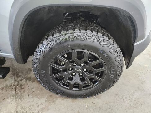 Used 2023 Chevrolet Colorado Trail Boss image 40