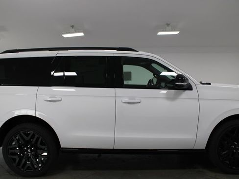 New 2026 Ford Expedition Platinum w/ Stealth Performance Package image 10