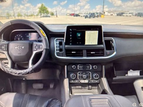Used 2023 Chevrolet Tahoe Z71 w/ Z71 Off-Road Package AWD/4WD image 2