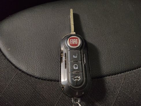 Used 2020 FIAT 500L Pop w/ Popular Equipment Group FWD image 32