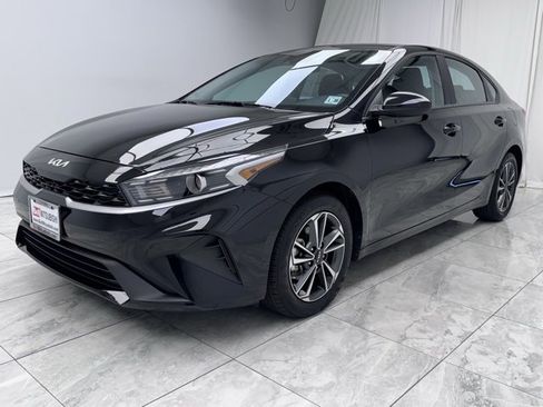 Used 2023 Kia Forte LXS image 4