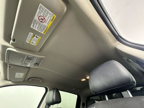 Used 2019 Nissan Titan PRO-4X image 18