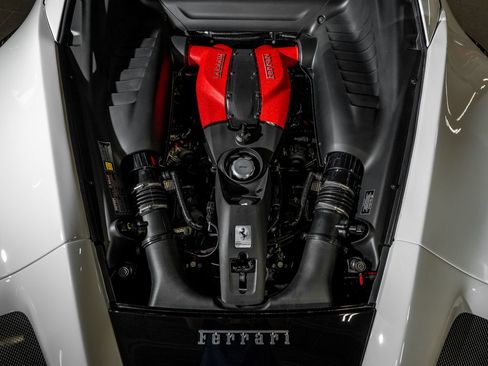 Certified 2022 Ferrari F8 Tributo RWD image 39