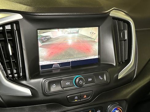 Used 2023 GMC Terrain SLE w/ Driver Convenience Package image 24