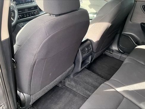 Used 2023 Nissan Rogue S image 12