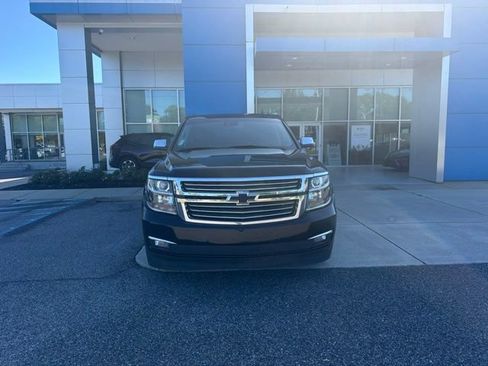 Used 2017 Chevrolet Suburban Premier RWD image 2