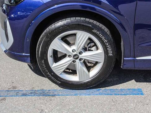 Used 2024 Audi Q4 e-tron Premium Plus image 9