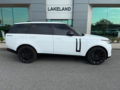 Used 2023 Land Rover Range Rover SE AWD/4WD image 2