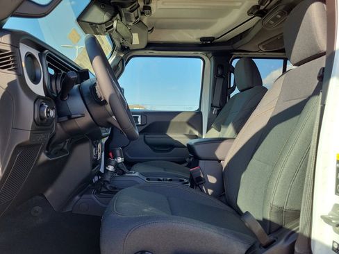 New 2025 Jeep Gladiator Sport image 20