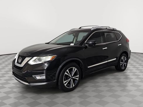 Used 2019 Nissan Rogue SV w/ Premium Package FWD image 4