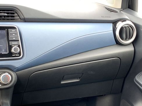 Used 2025 Nissan Versa SV image 33