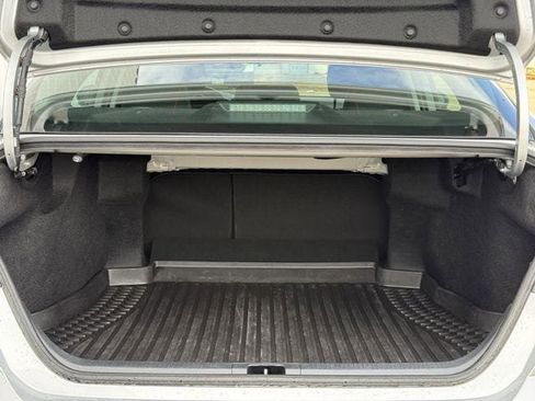 Used 2025 Toyota Camry LE image 33