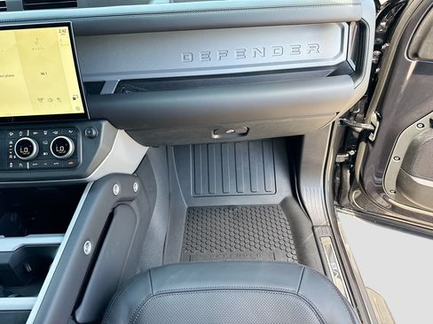 New 2026 Land Rover Defender 130 V8 AWD/4WD image 17