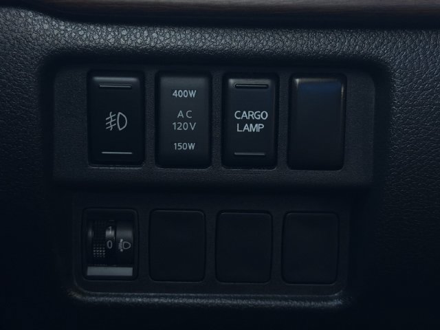 Used 2018 Nissan Titan Platinum Reserve w/ Platinum Utility Package AWD/4WD image 32