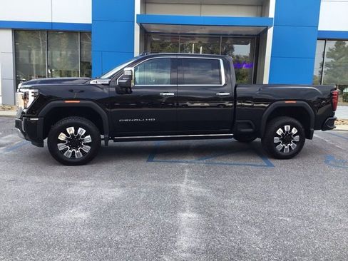 New 2026 GMC Sierra 2500 Denali w/ Denali Reserve Package image 3