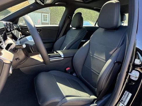 Used 2025 Mercedes-Benz C 300 4MATIC Sedan image 10