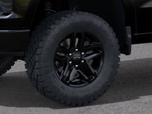 New 2026 Chevrolet Silverado 1500 Custom Trail Boss w/ LPO, Dark Essentials Package AWD/4WD image 9