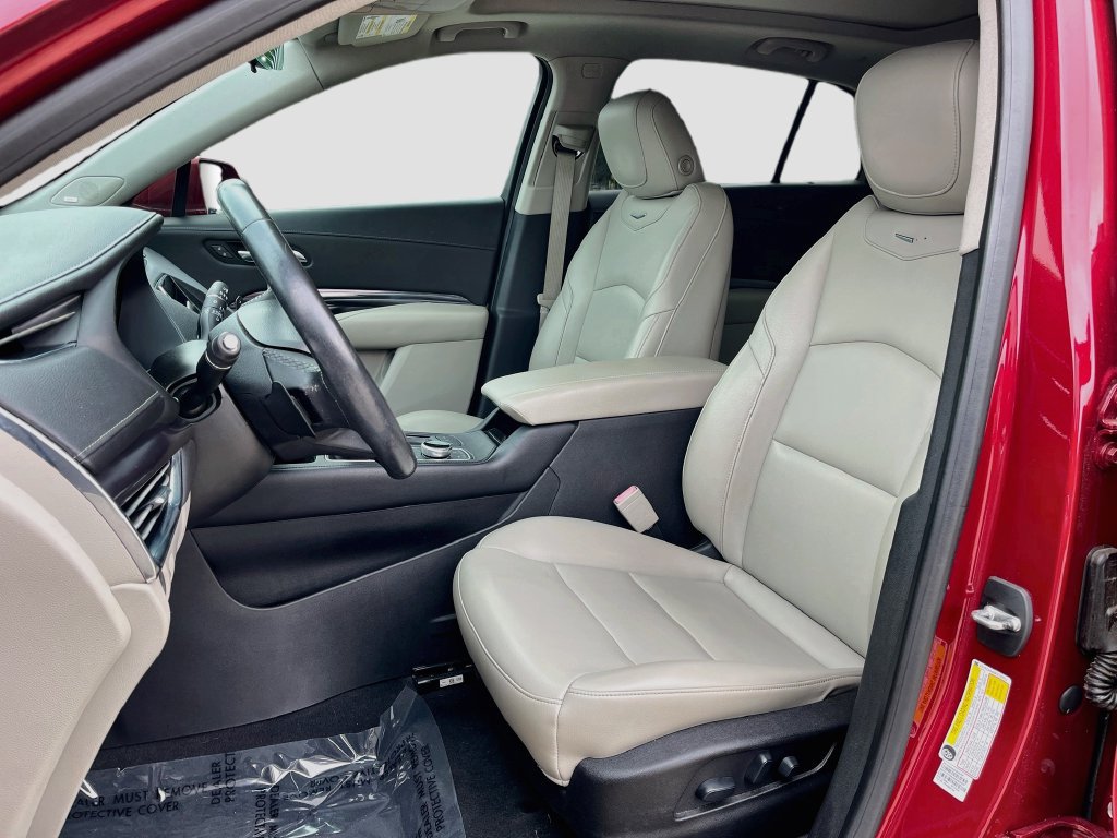 Used 2019 Cadillac XT4 Luxury FWD image 16