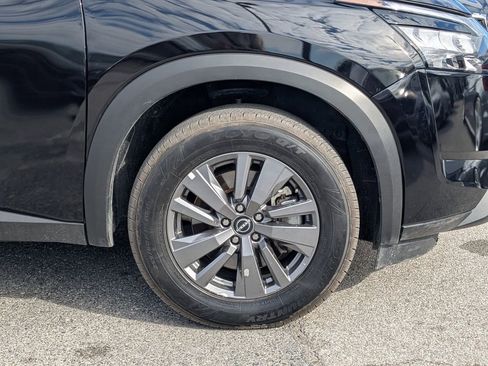 Used 2025 Nissan Pathfinder SV image 11