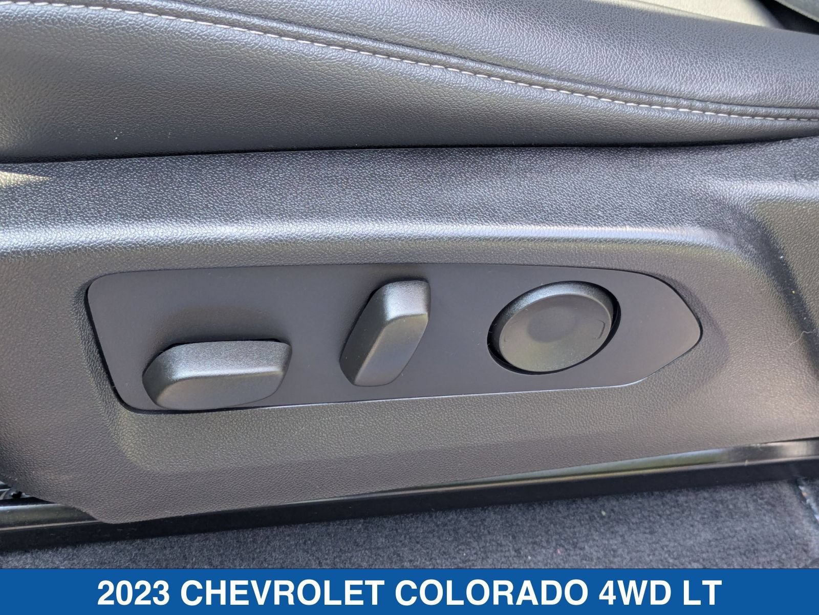 Used 2023 Chevrolet Colorado LT w/ LT Convenience Package III AWD/4WD image 27