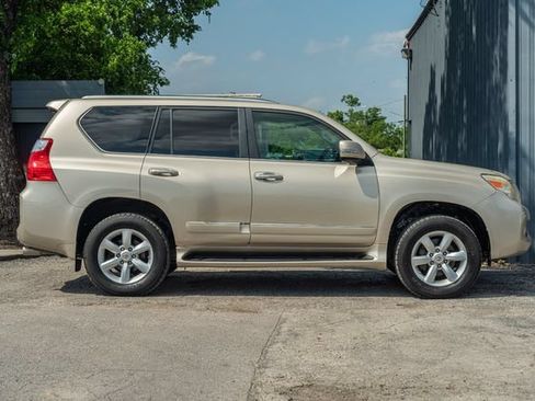 Used 2011 Lexus GX 460 Premium AWD/4WD image 7