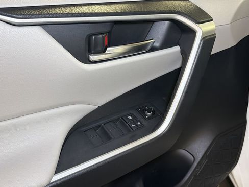 Used 2019 Toyota RAV4 XLE image 24