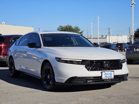 Certified 2025 Honda Accord SE image 3