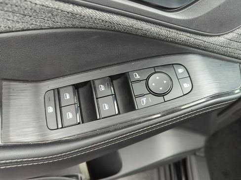Certified 2023 Nissan Rogue SV FWD image 33