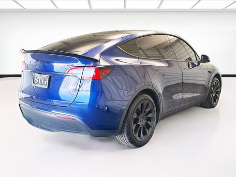 Used 2024 Tesla Model Y 2WD image 4