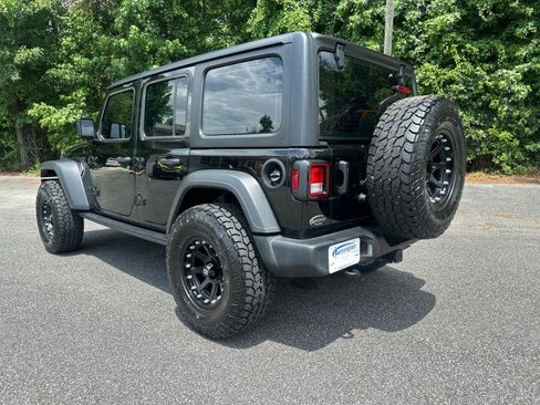 Used 2025 Jeep Wrangler Unlimited Sport AWD/4WD image 3