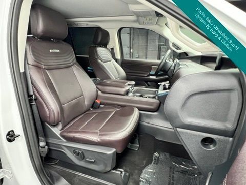 Used 2025 Ford Expedition Max Platinum w/ Platinum Ultimate Package AWD/4WD image 8