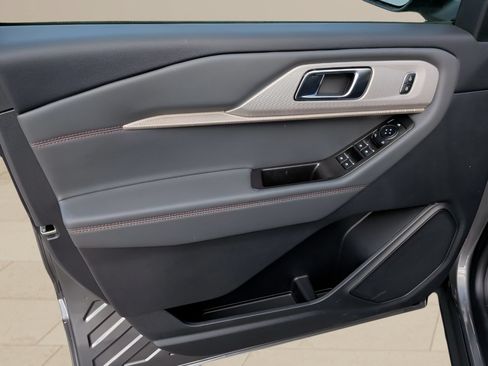 New 2026 Ford Explorer Active RWD image 22