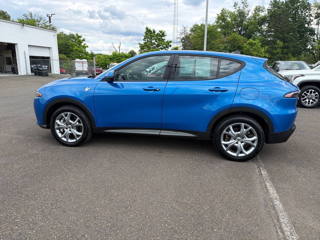 Used 2024 Dodge Hornet R/T Plus w/ Tech Pack Plus w/o Parking AWD/4WD image 2