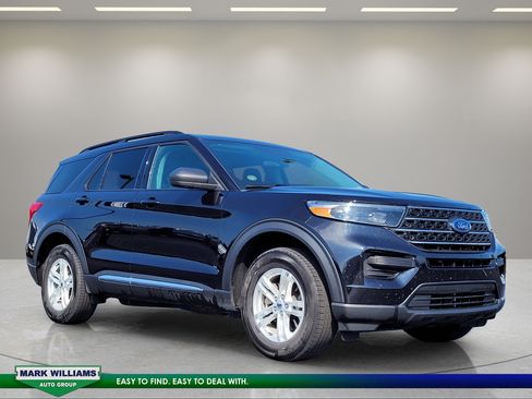Used 2024 Ford Explorer XLT AWD/4WD image 1