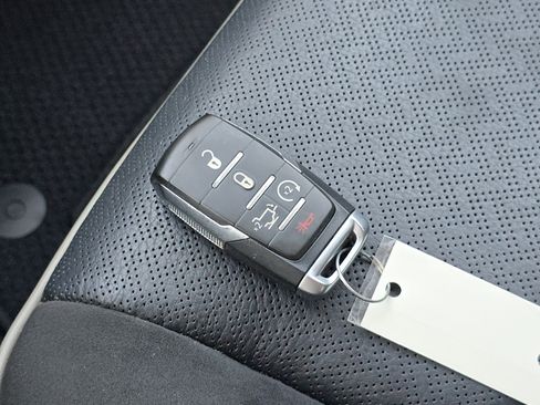 Used 2021 RAM 1500 Laramie image 39