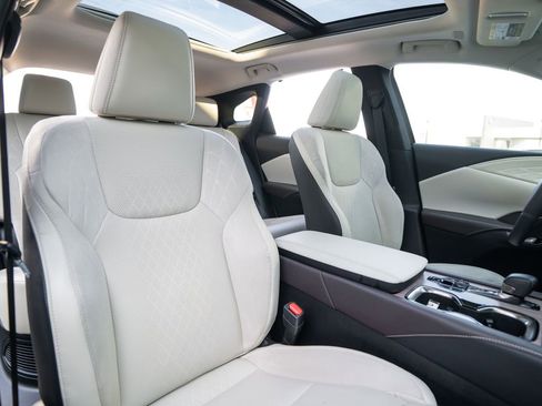 Used 2025 Lexus RX 350 w/ Convenience Package image 16