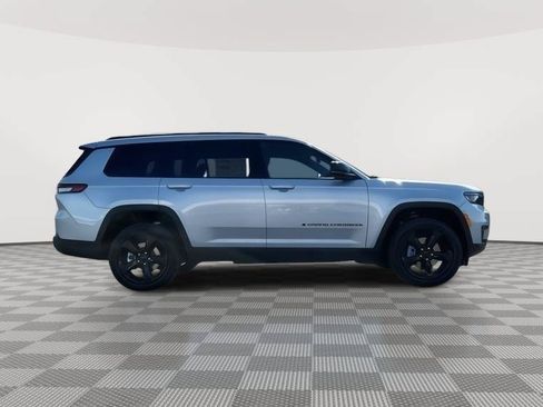 New 2025 Jeep Grand Cherokee L Altitude AWD/4WD image 6