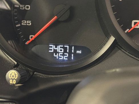 Used 2019 Porsche 718 Boxster image 16