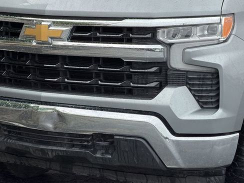 Used 2024 Chevrolet Silverado 1500 LT w/ Z71 Off-Road Package AWD/4WD image 10