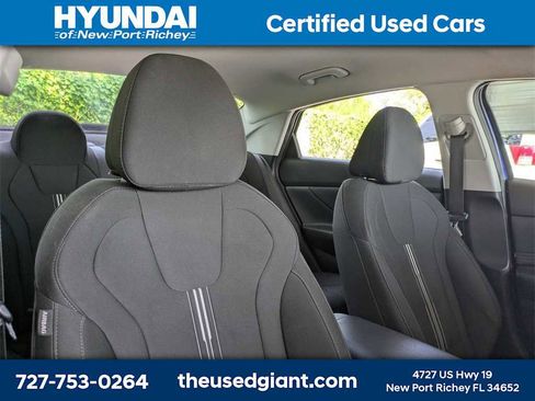 Used 2022 Hyundai Elantra SEL w/ Convenience Package image 6